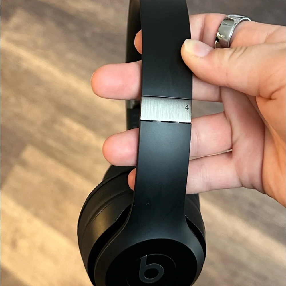Solo 4 Wireless Headphones - Black